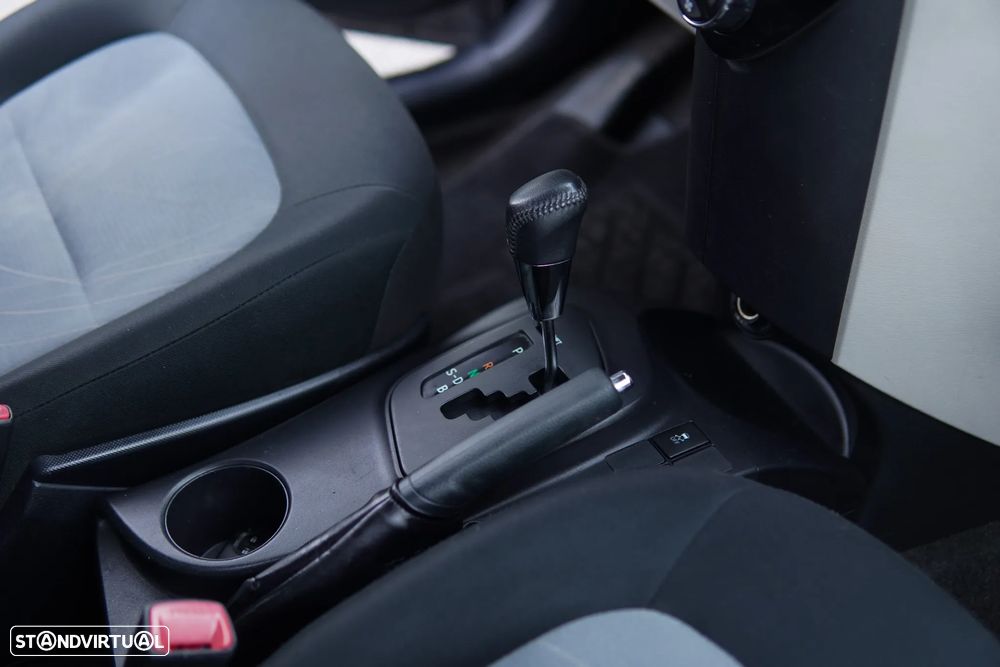 Toyota iQ 1.0 VVT-i 2 MultiDrive EP+NAVI+Bluetooth - 34