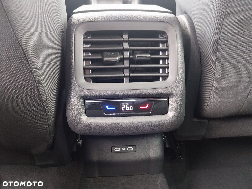 Volkswagen T-Roc - 19