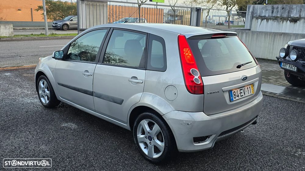 Ford Fiesta 1.25 Ghia - 4