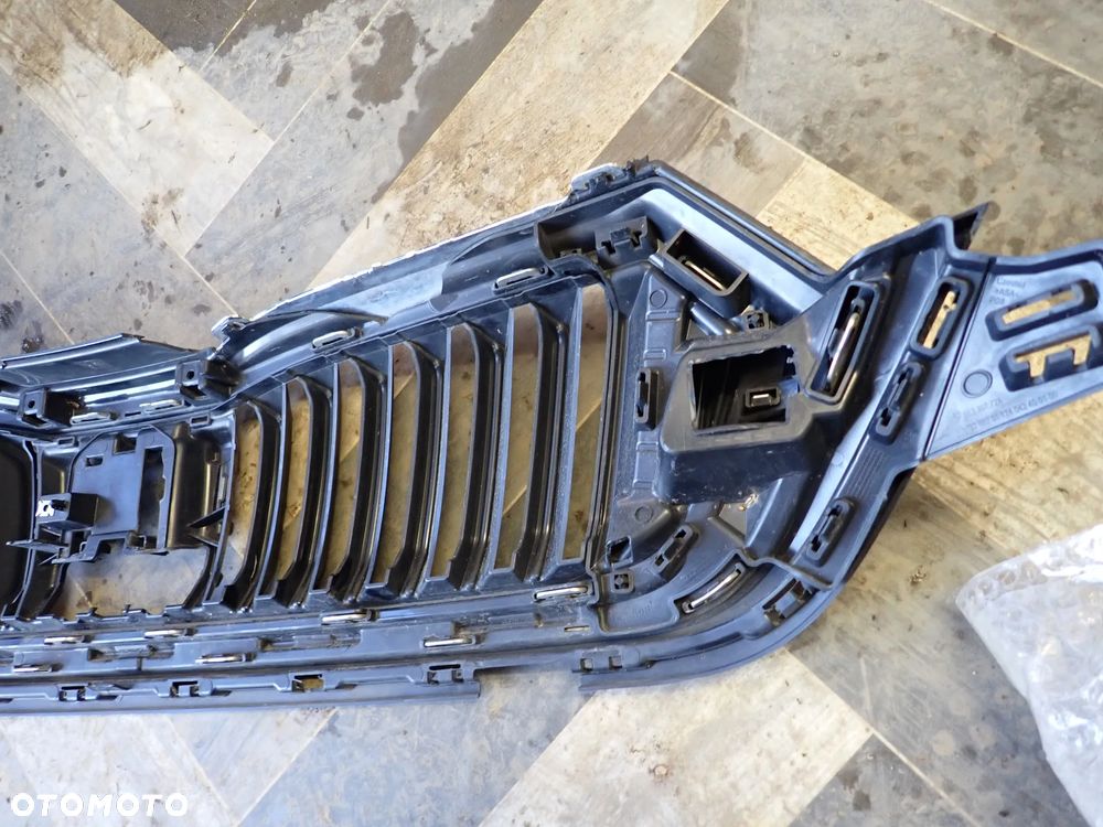 SKODA OCTAVIA IV GRILL - 7