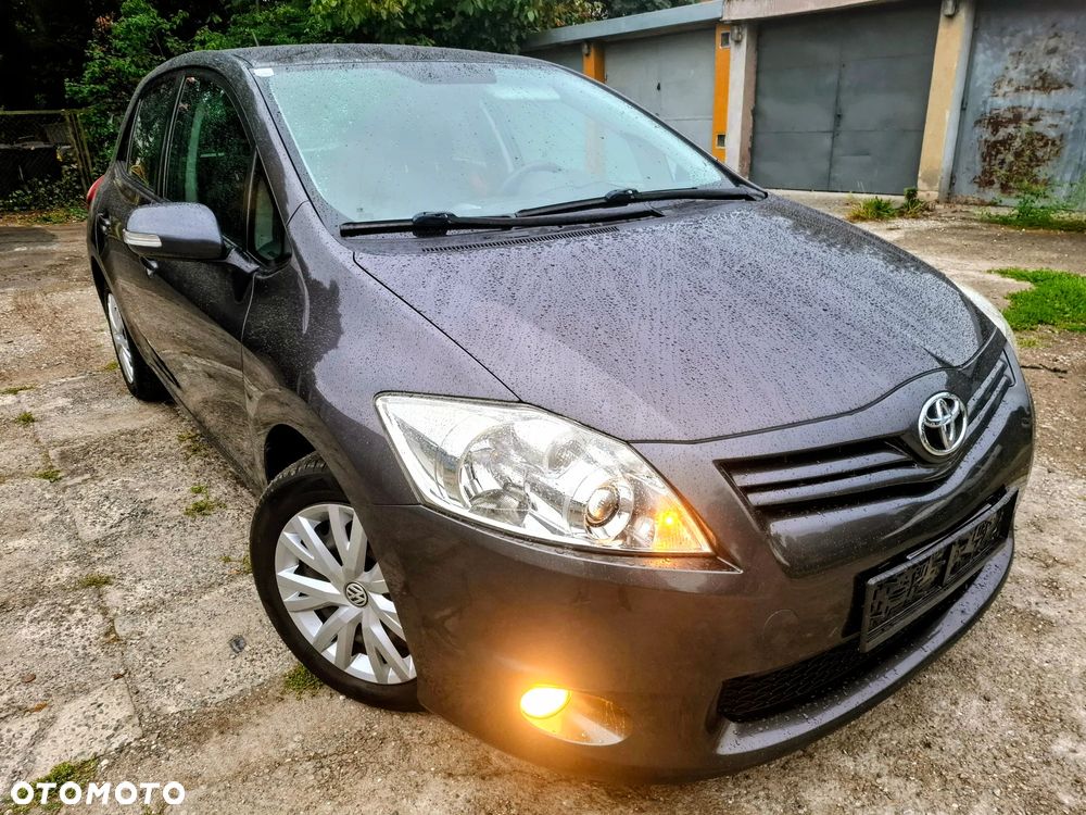 Toyota Auris - 2