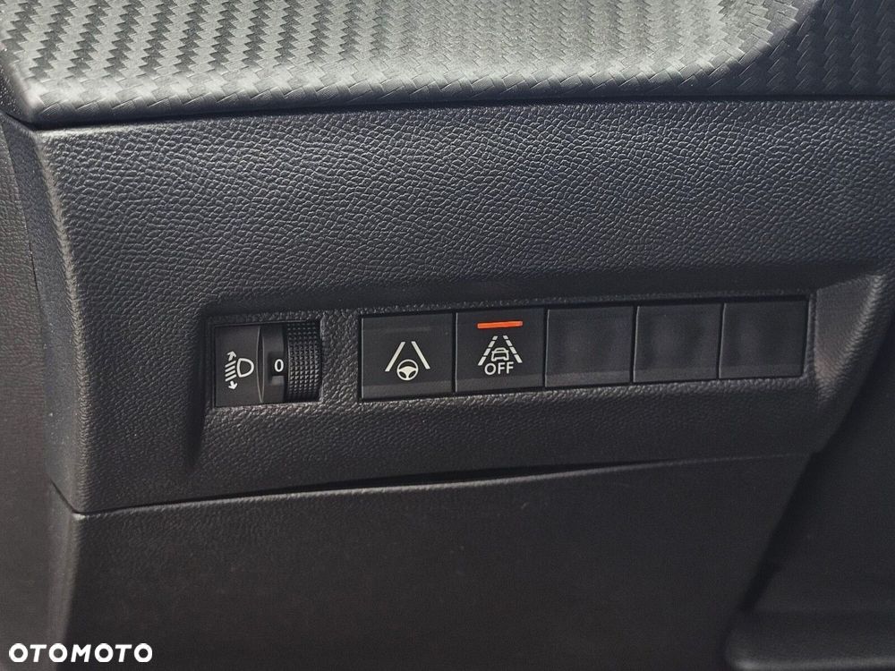 Peugeot 2008 1.2 PureTech Allure Pack S&S EAT8 - 19