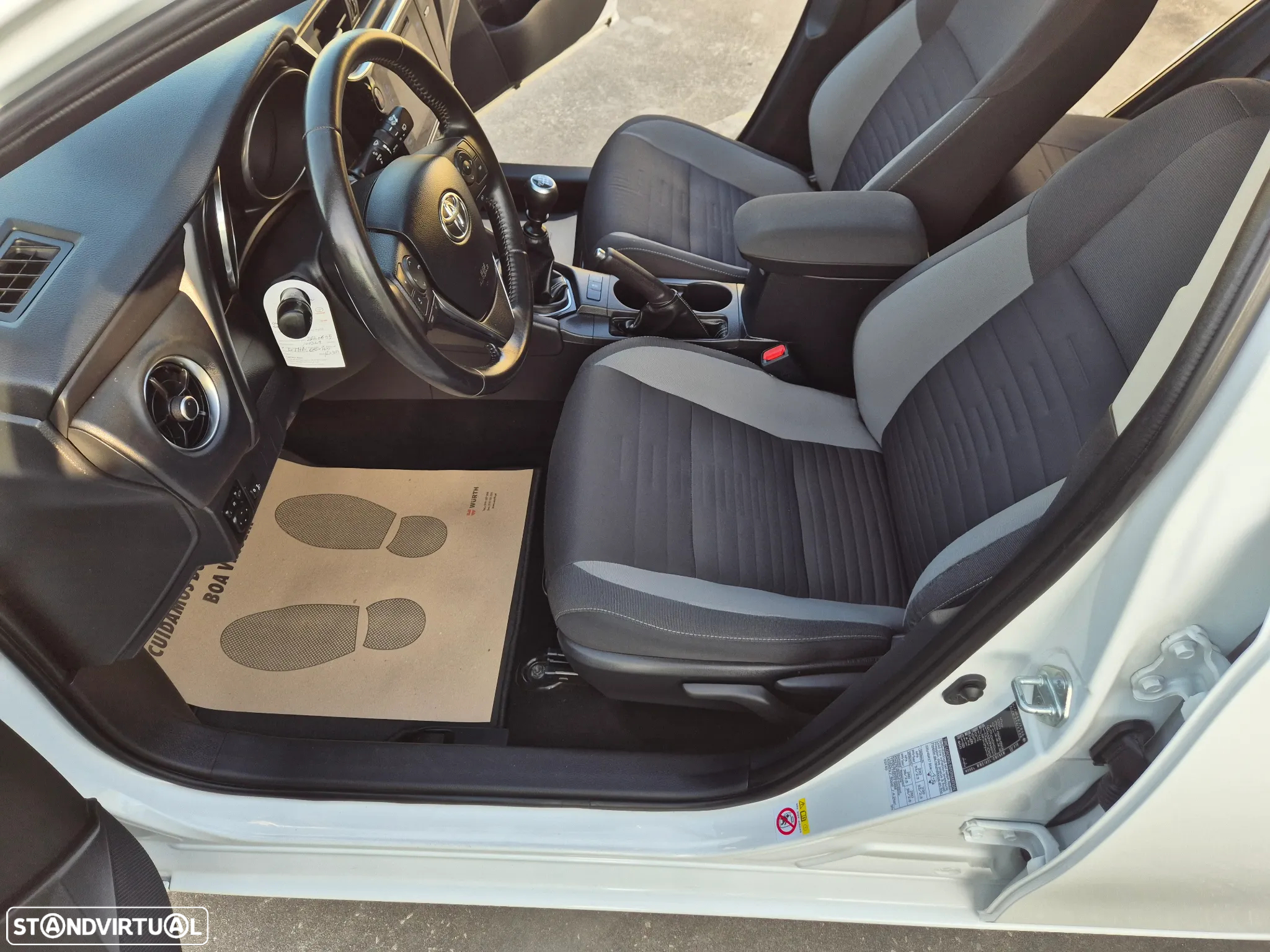 Toyota Auris Touring Sports 1.6 D-4D Comfort P.Techno+P.Sport - 30