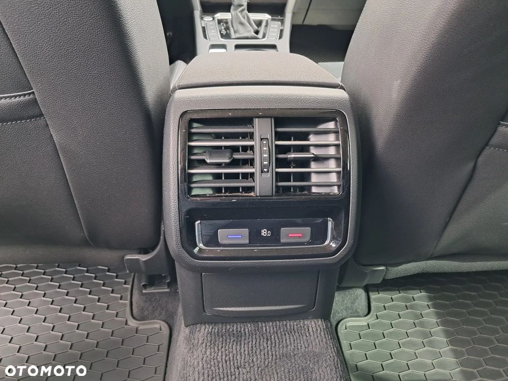 Volkswagen Passat 2.0 TDI BMT Highline DSG - 30