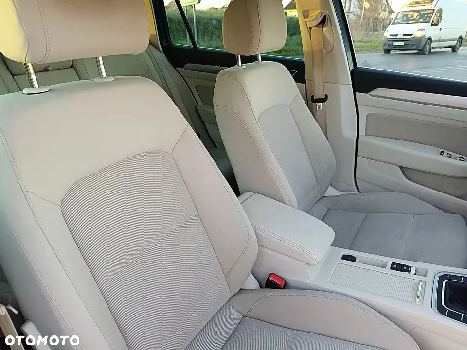 Volkswagen Passat - 24