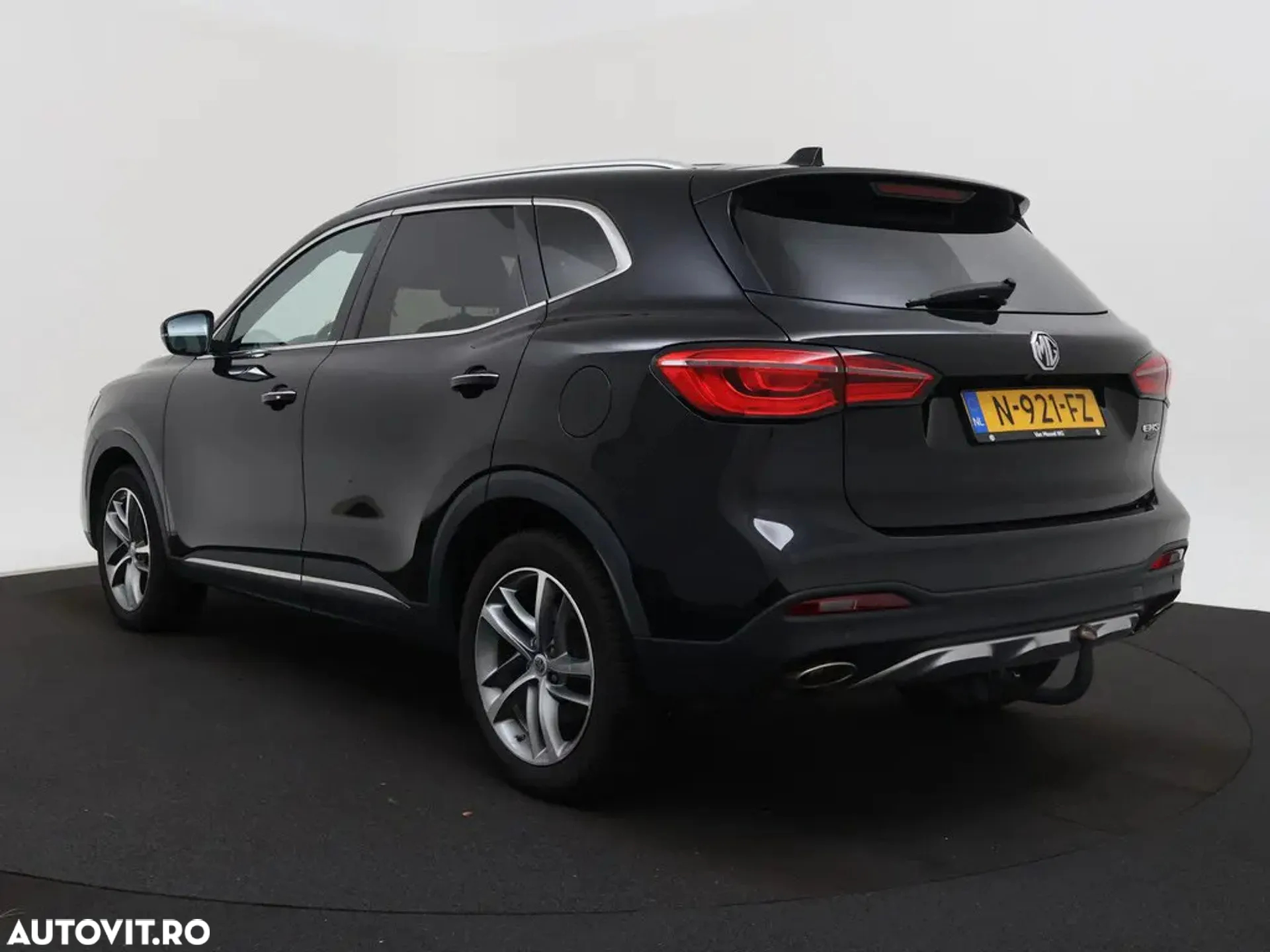 MG EHS 1.5T-GDI PHEV Luxury - 4