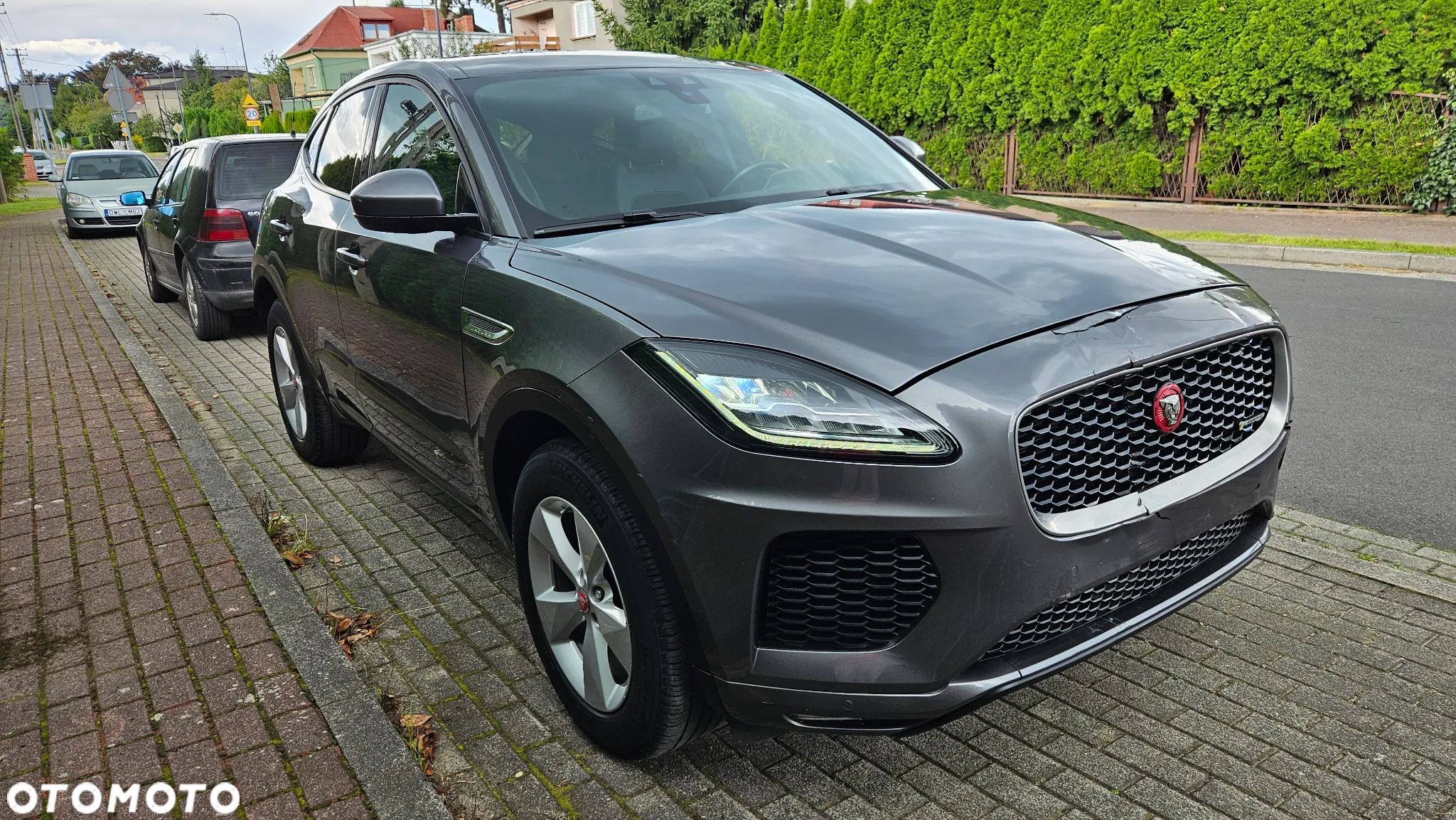 Jaguar E-Pace 2.0 i4D FWD R-Dynamic S - 37