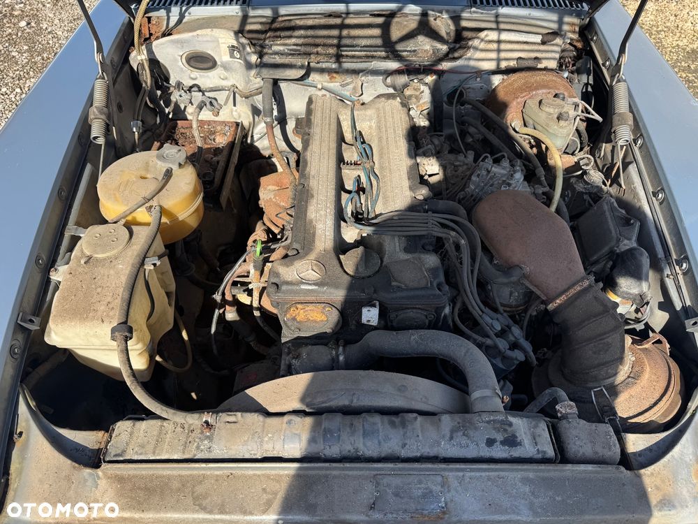 Mercedes-Benz SLC - 18