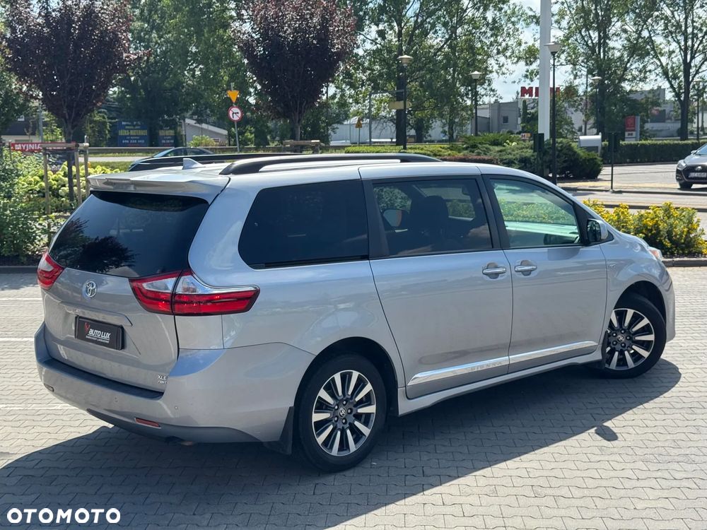 Toyota Sienna 3.5 V6 XLE AWD - 8