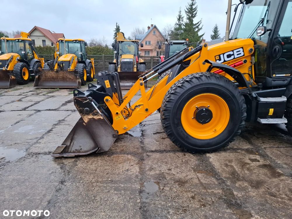 JCB 4CX - 18