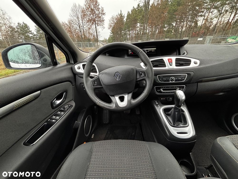 Renault Scenic 2.0 16V Bose Edition CVT - 10