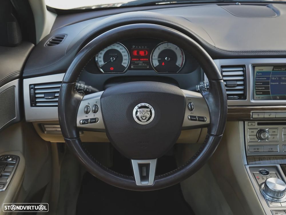 Jaguar XF 3.0 D V6 S Premium Luxury - 10