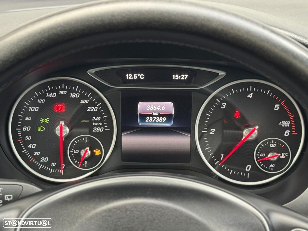 Mercedes-Benz A 180 CDI (BlueEFFICIENCY) Urban - 35