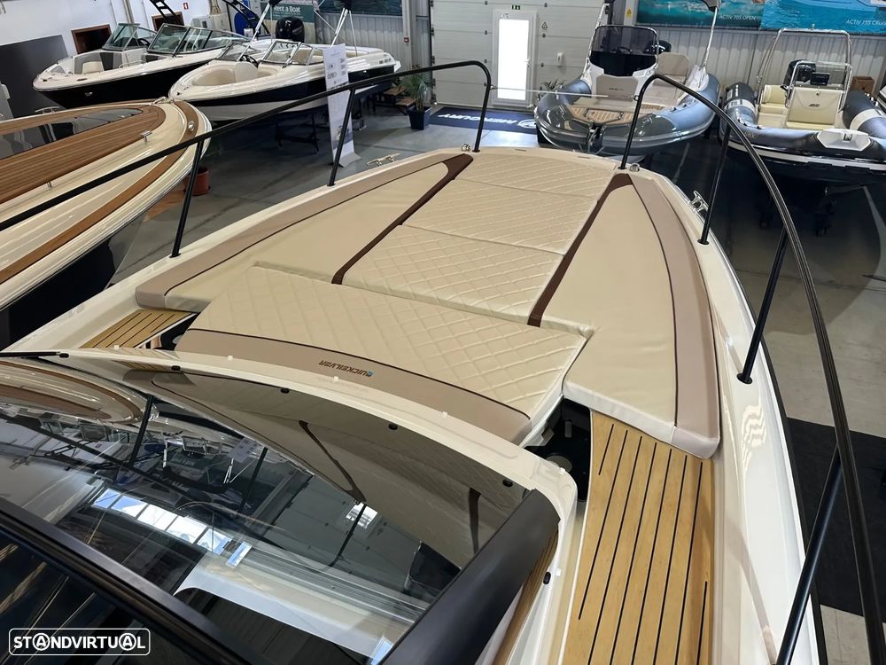 Quicksilver Activ 875 Sundeck - 27