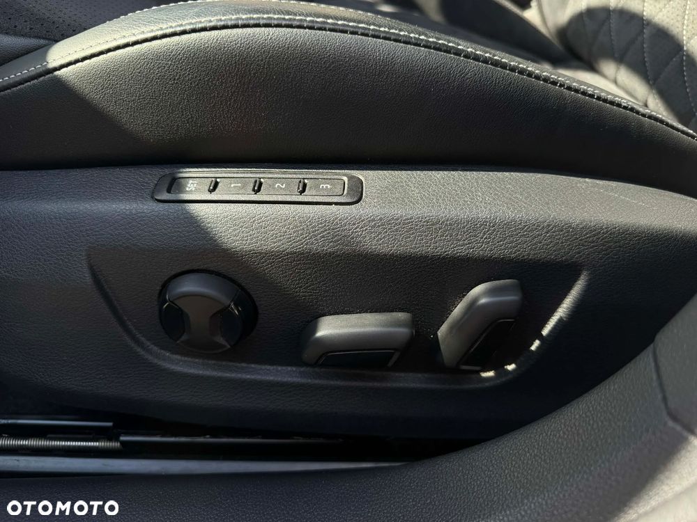 Skoda Superb 2.0 TDI SCR Sportline DSG - 10