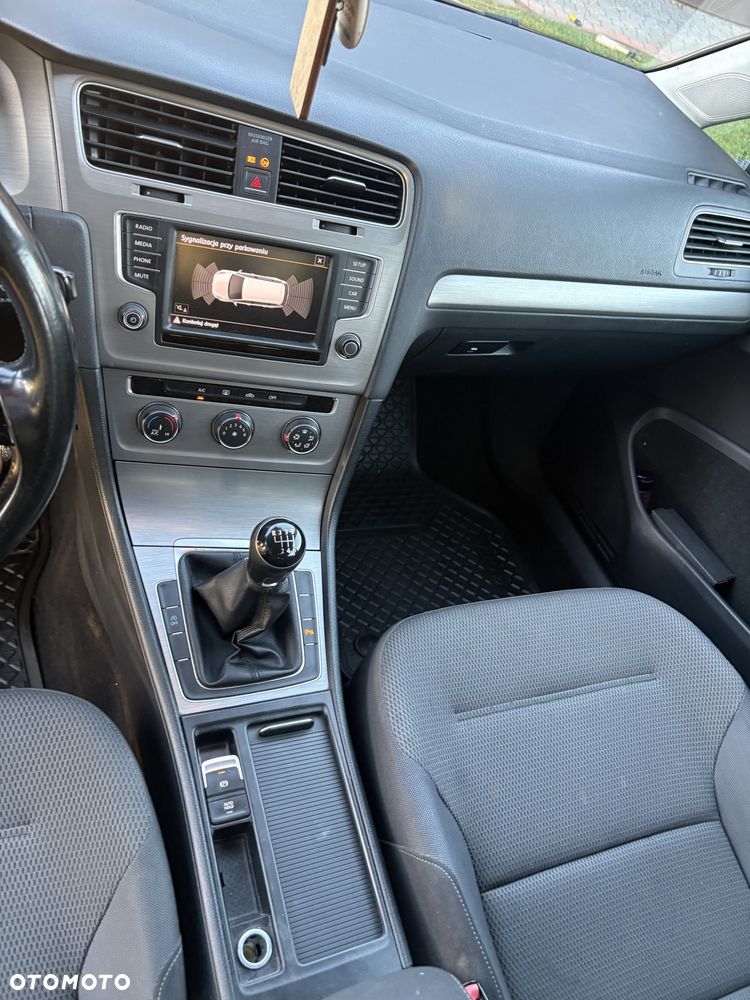 Volkswagen Golf - 5