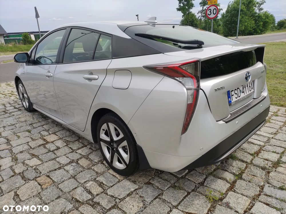 Toyota Prius Hybrid Executive - 4
