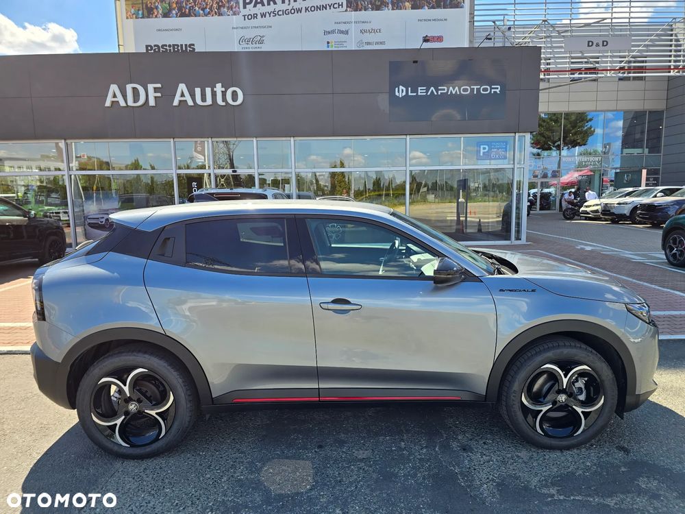 Alfa Romeo Junior 1.2 mHEV Ibrida Speciale eDCT - 11
