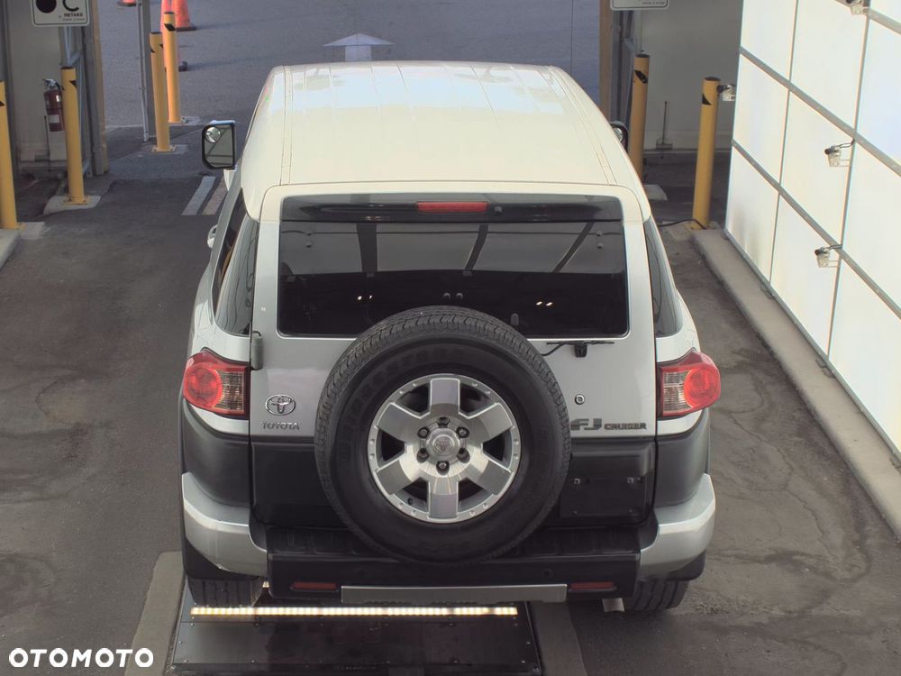 Toyota FJ - 6