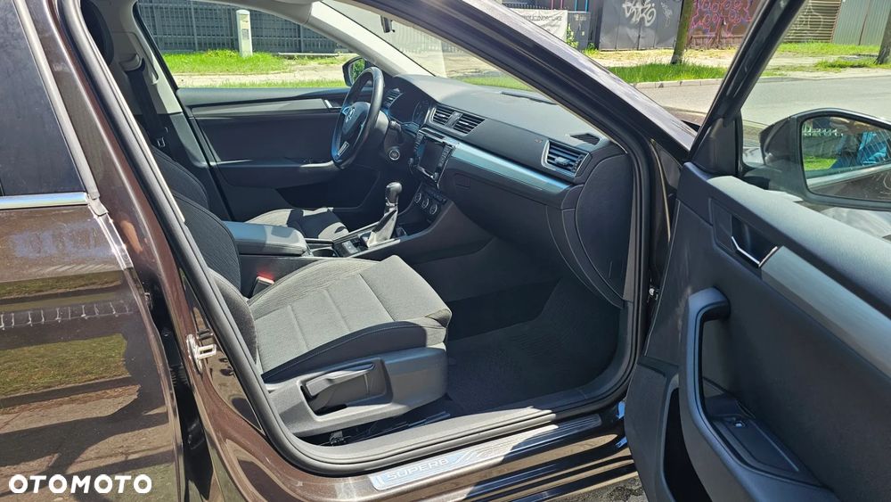 Skoda Superb 1.4 TSI ACT Active - 6