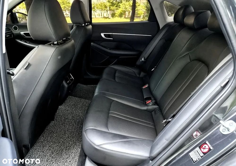 Hyundai Sonata - 10