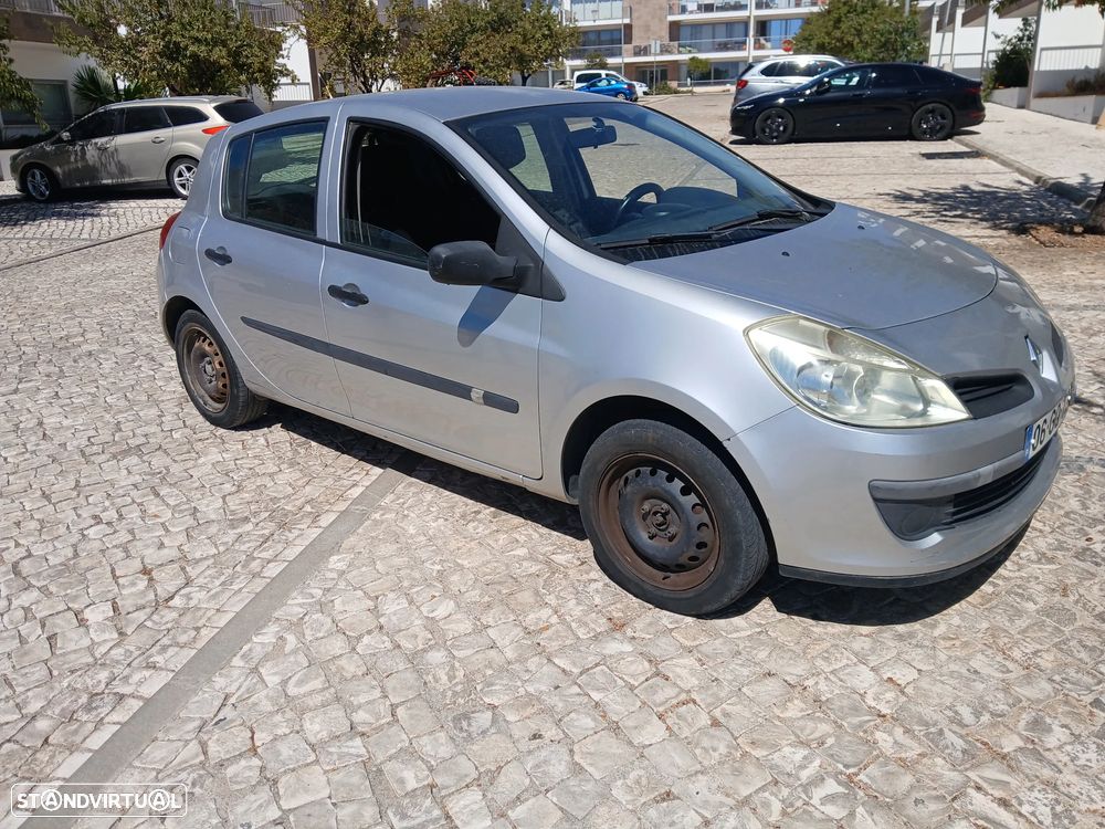 Renault Clio 1.5 dCi Dynamique S - 7