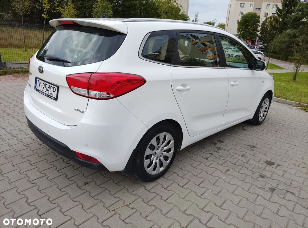 Kia Carens - 21