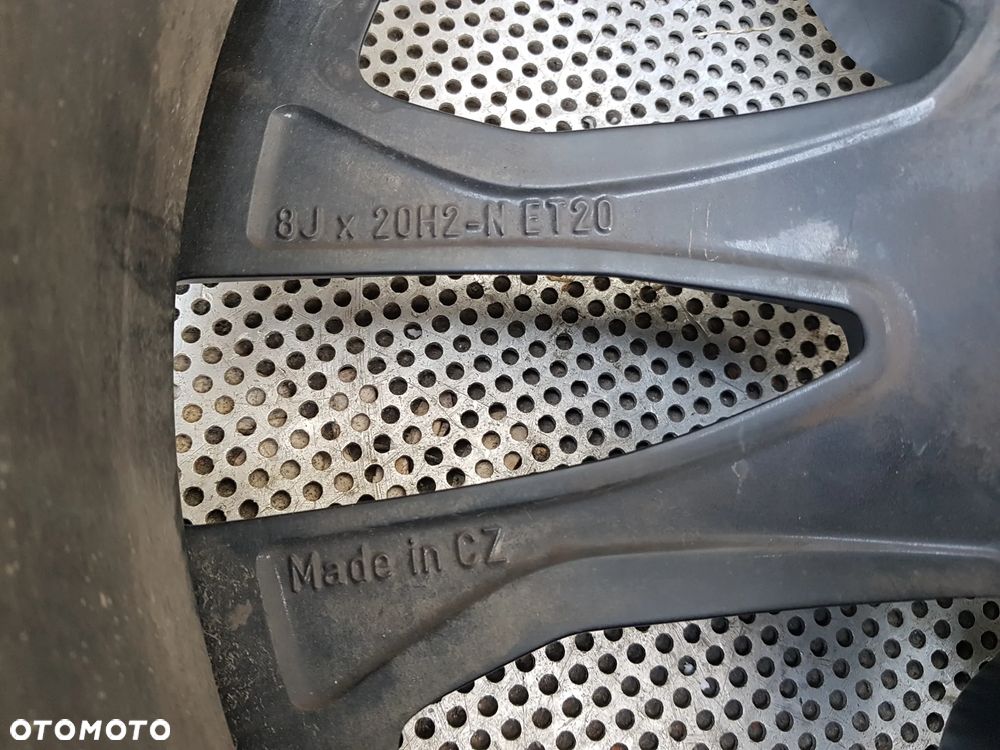 Mercedes W213 E AMG Felga 8x20 ET20 Przednia - 9