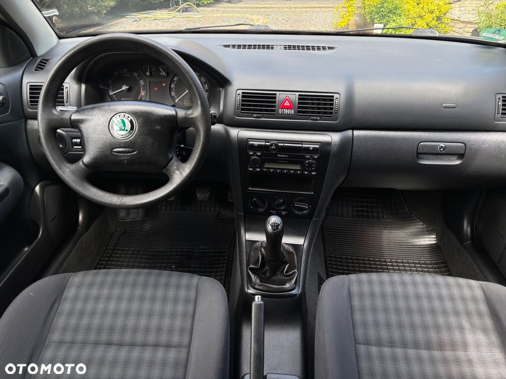 Skoda Octavia 1.6 Combi Classic - 14