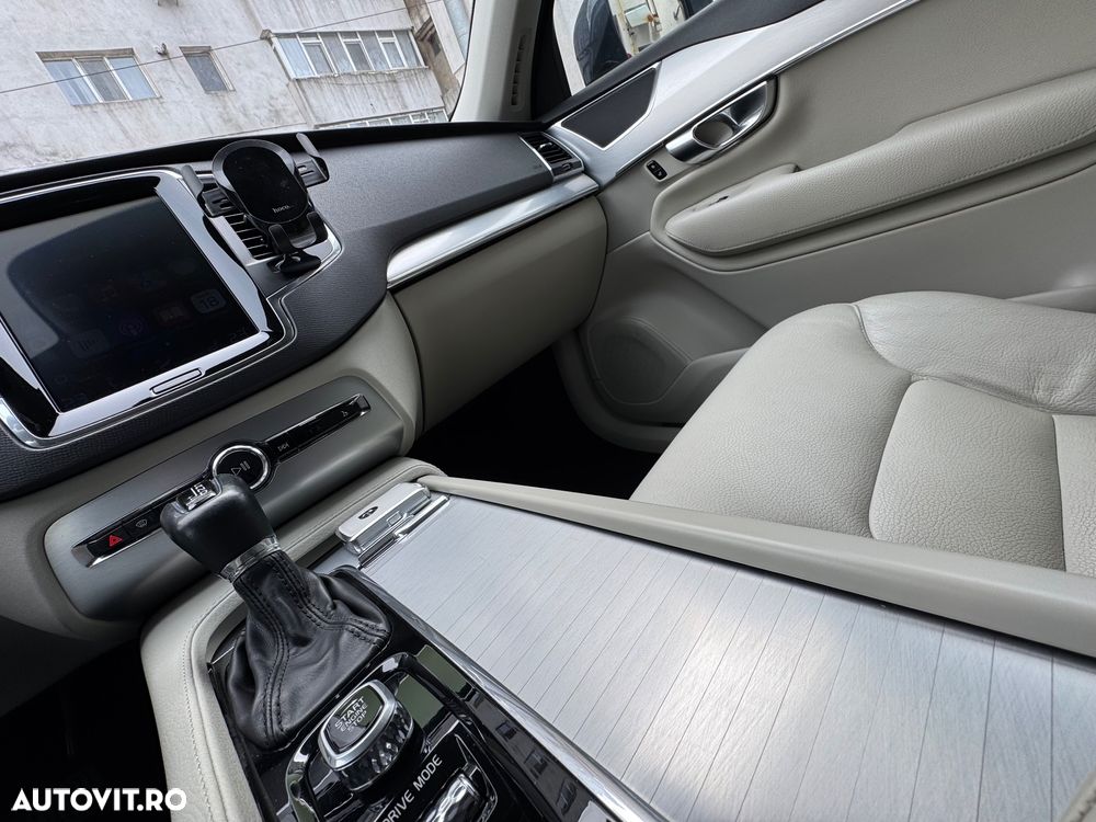Volvo XC 90 D5 AWD Geartronic Momentum - 20