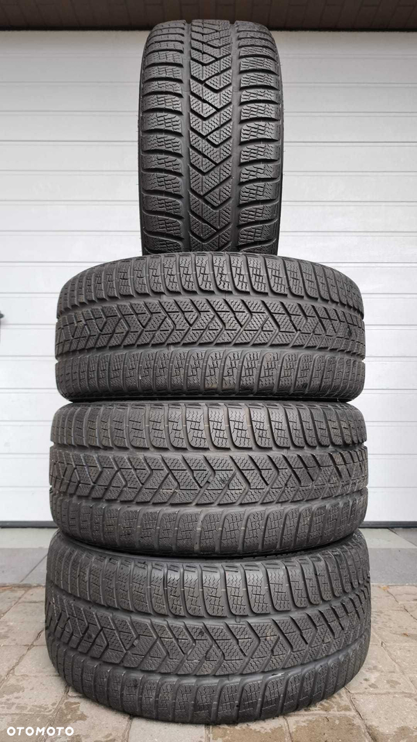 4 sztuki opony zima 245/40/18 Pirelli 97VXL (OL536/OH)