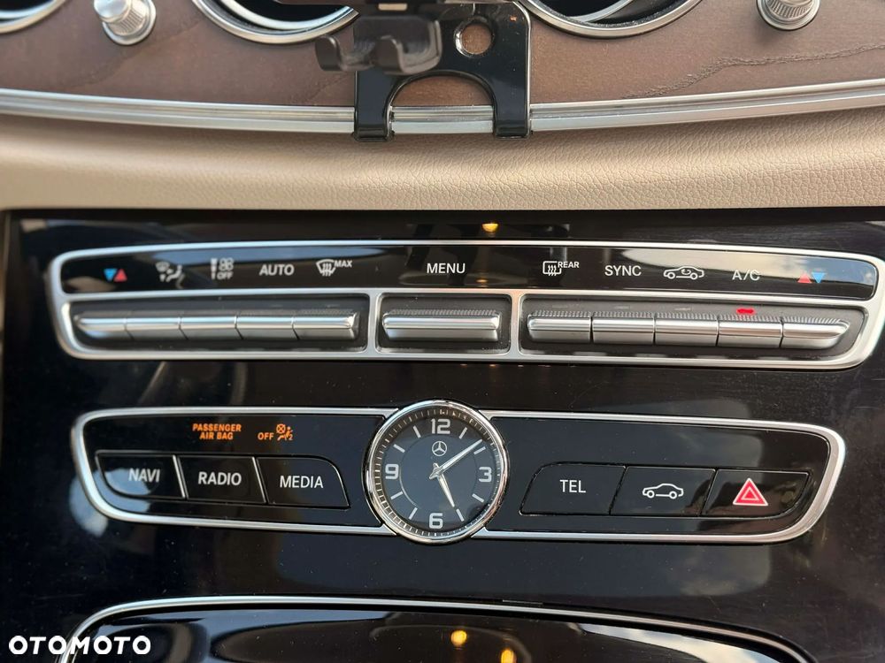 Mercedes-Benz Klasa E 220 d 4-Matic All-Terrain - 21