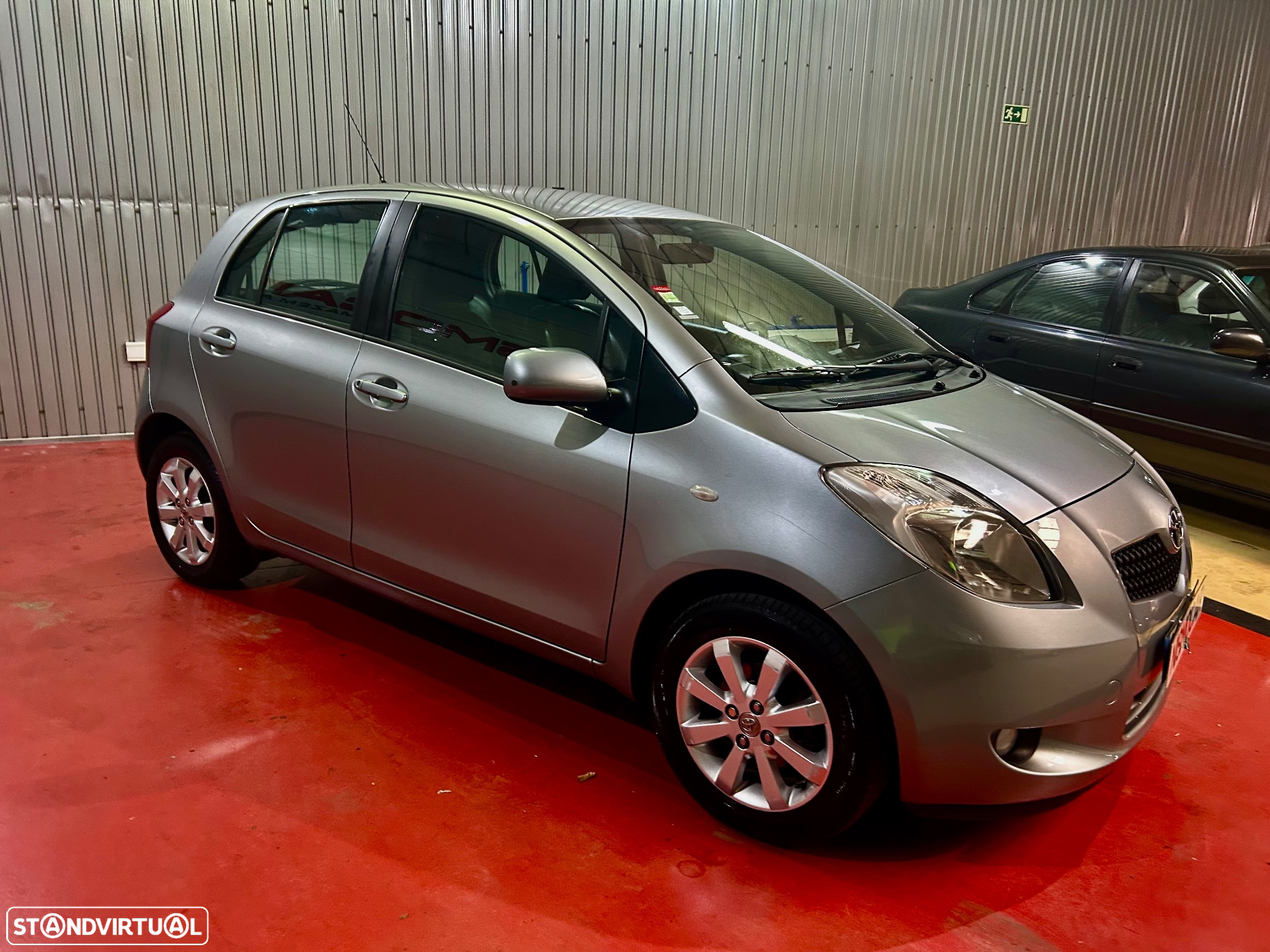 Toyota Yaris 1.0 VVT-i AC Manual+VSC - 4