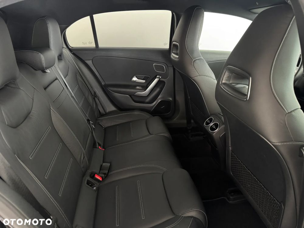 Mercedes-Benz Klasa A 250 4Matic 7G-DCT AMG Line - 25