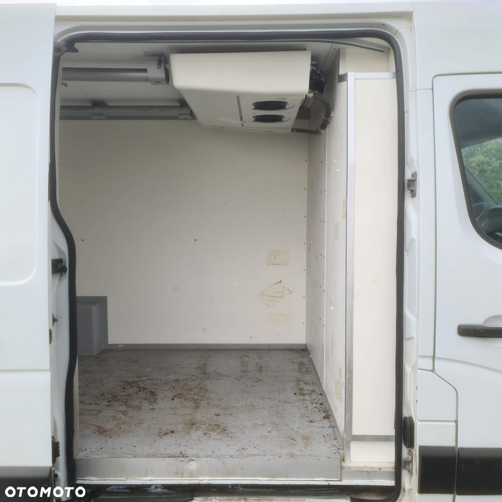 Nissan NV400 - 9