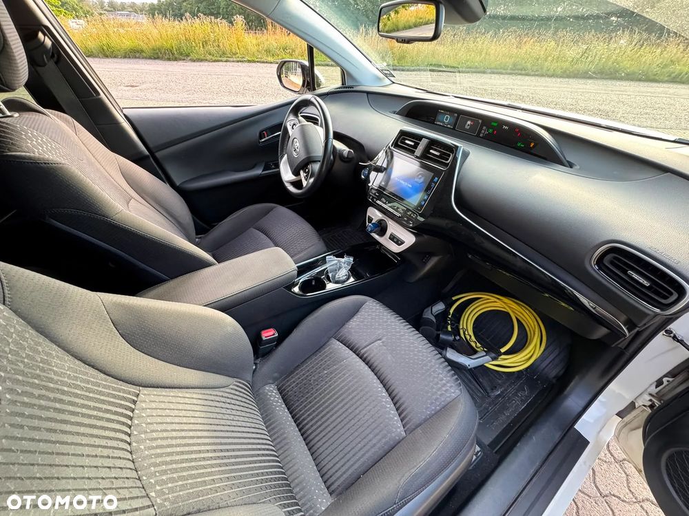 Toyota Prius Hybrid Executive - 9