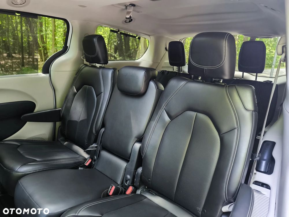 Chrysler Pacifica - 19