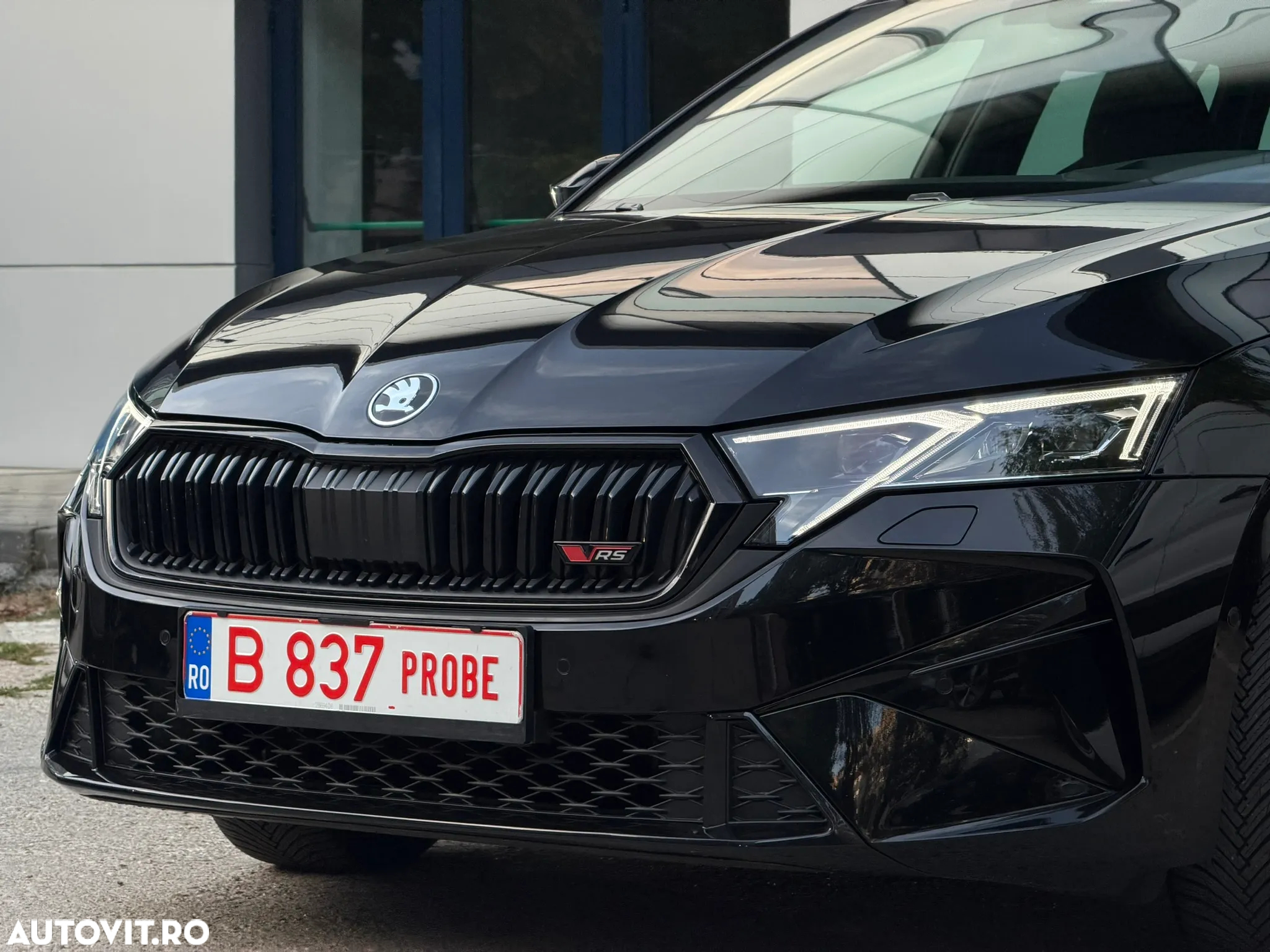 Skoda Octavia Combi 2.0 TSI 265 CP DSG RS - 4