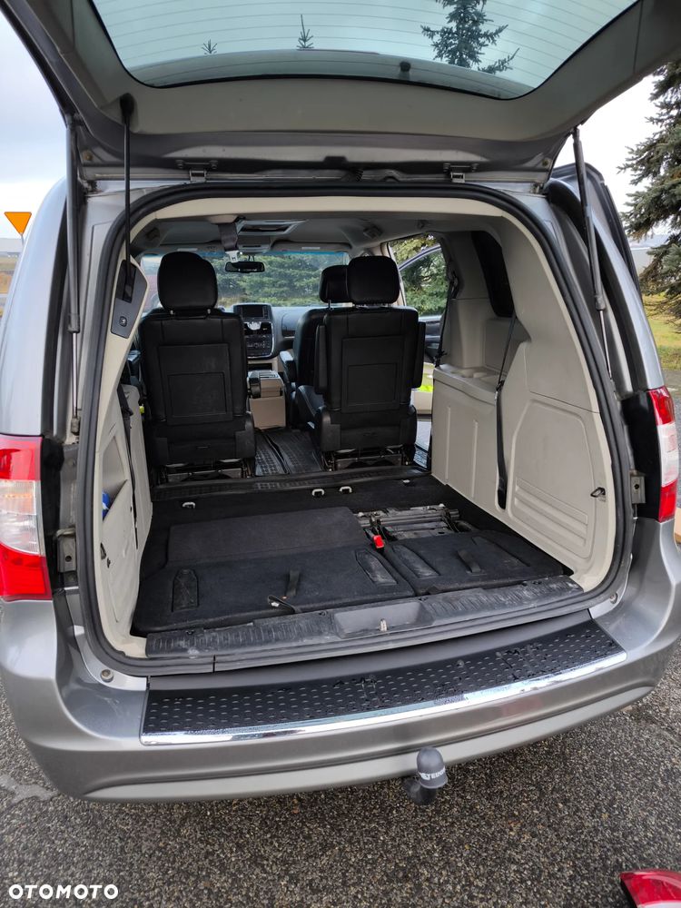 Chrysler Town & Country 3.6 Touring - 8