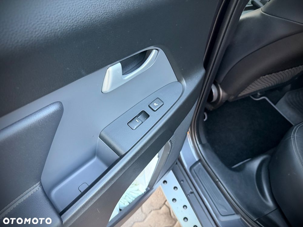 Kia Sportage 2.0 CRDI L - 11