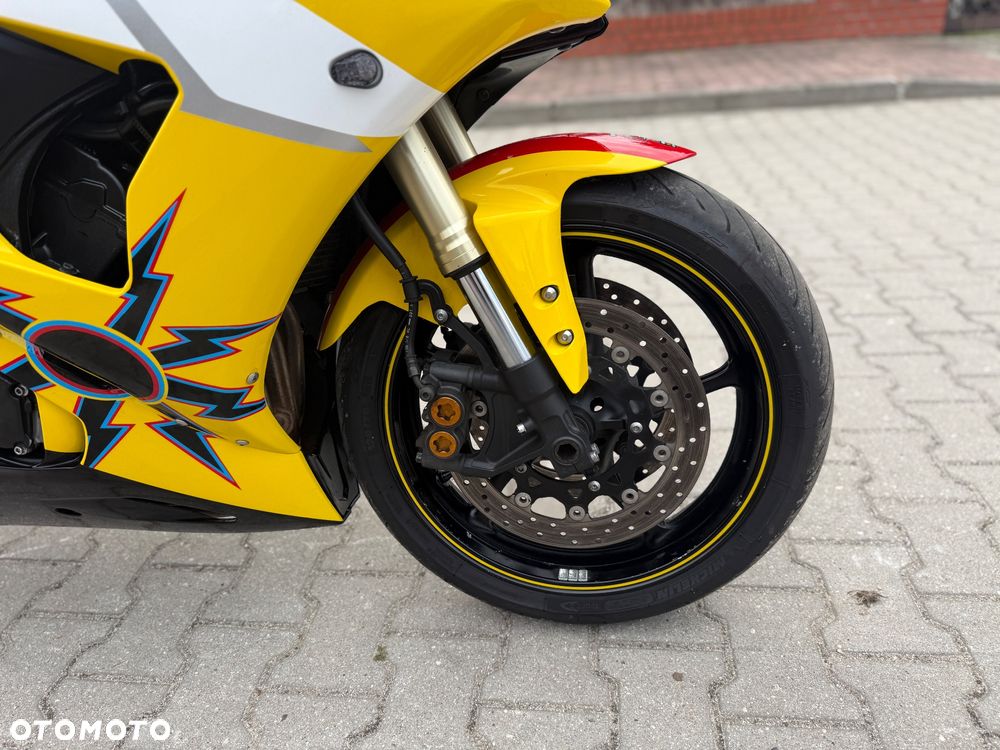Yamaha R6 - 3