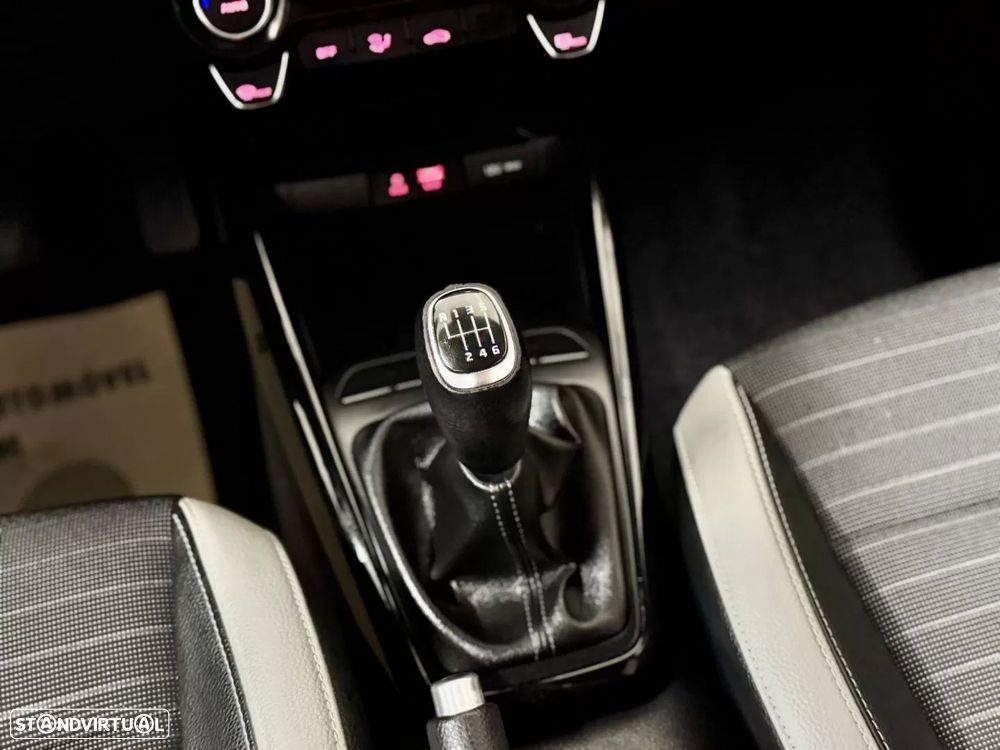 Kia Stonic 1.6 CRDi TX - 35