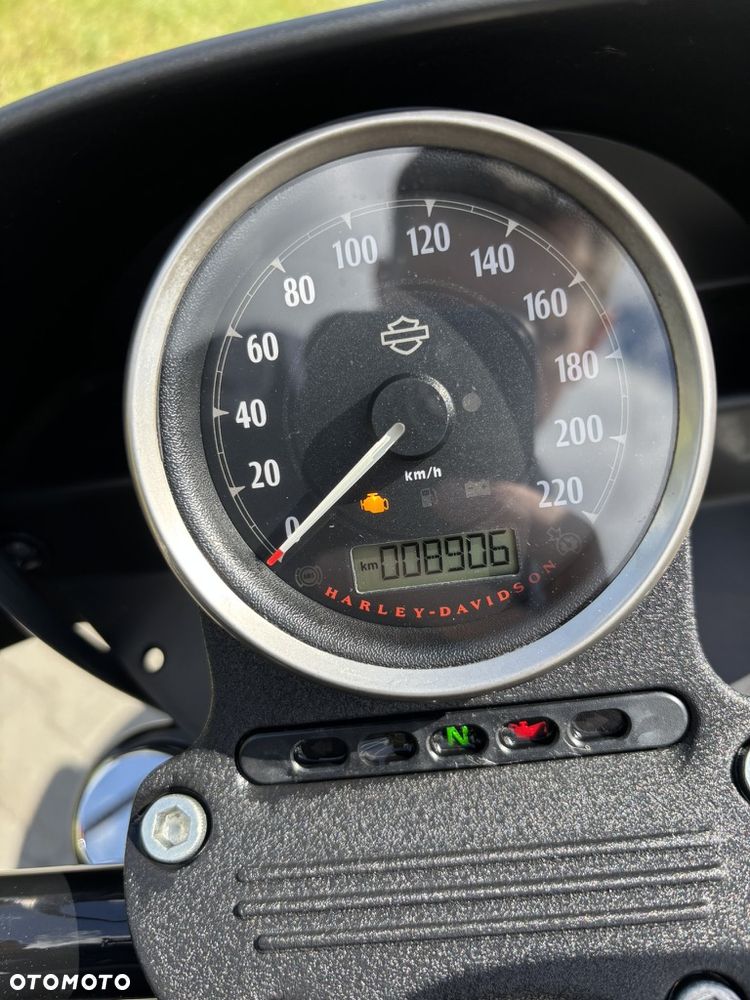 Harley-Davidson Sportster Iron 883 - 8