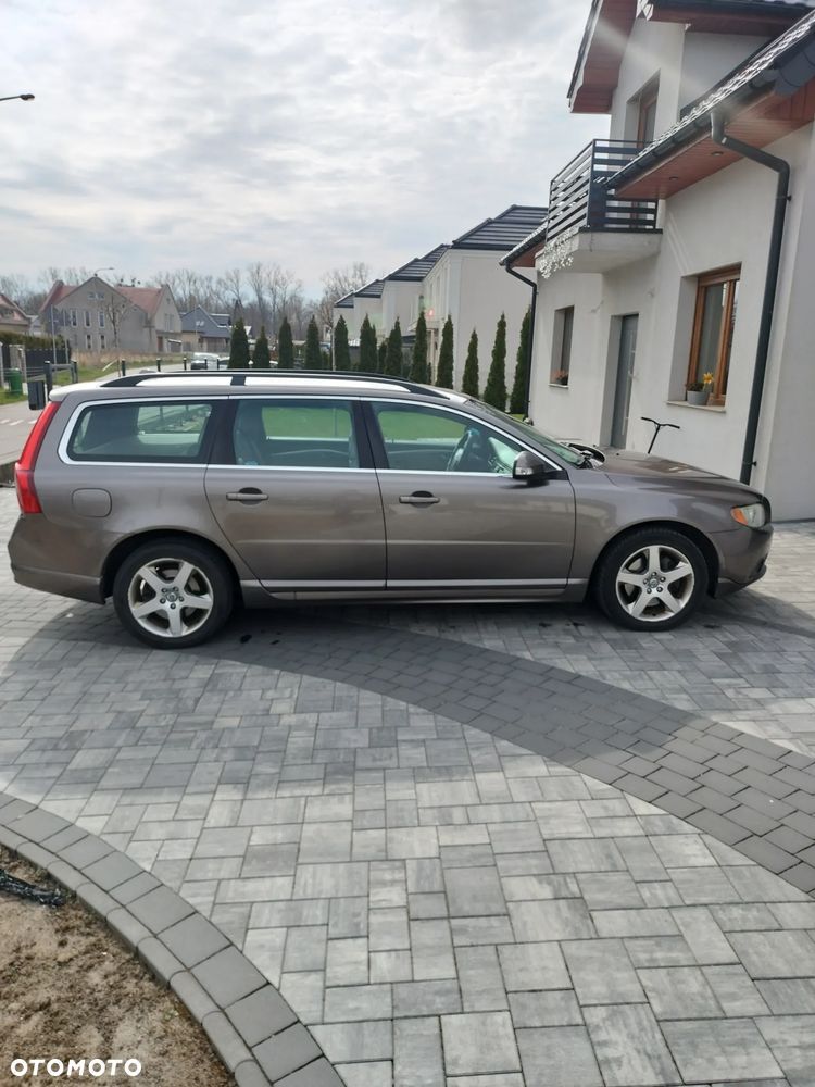 Volvo V70 D5 AWD Summum - 6