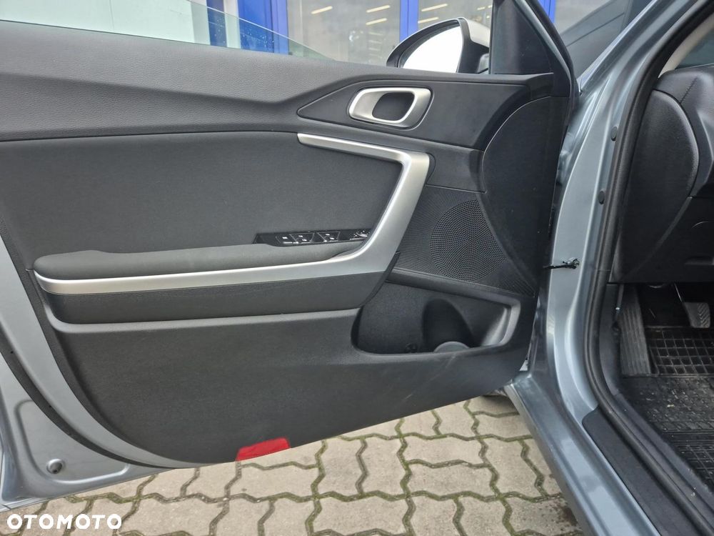 Kia Ceed 1.5 T-GDI M - 11