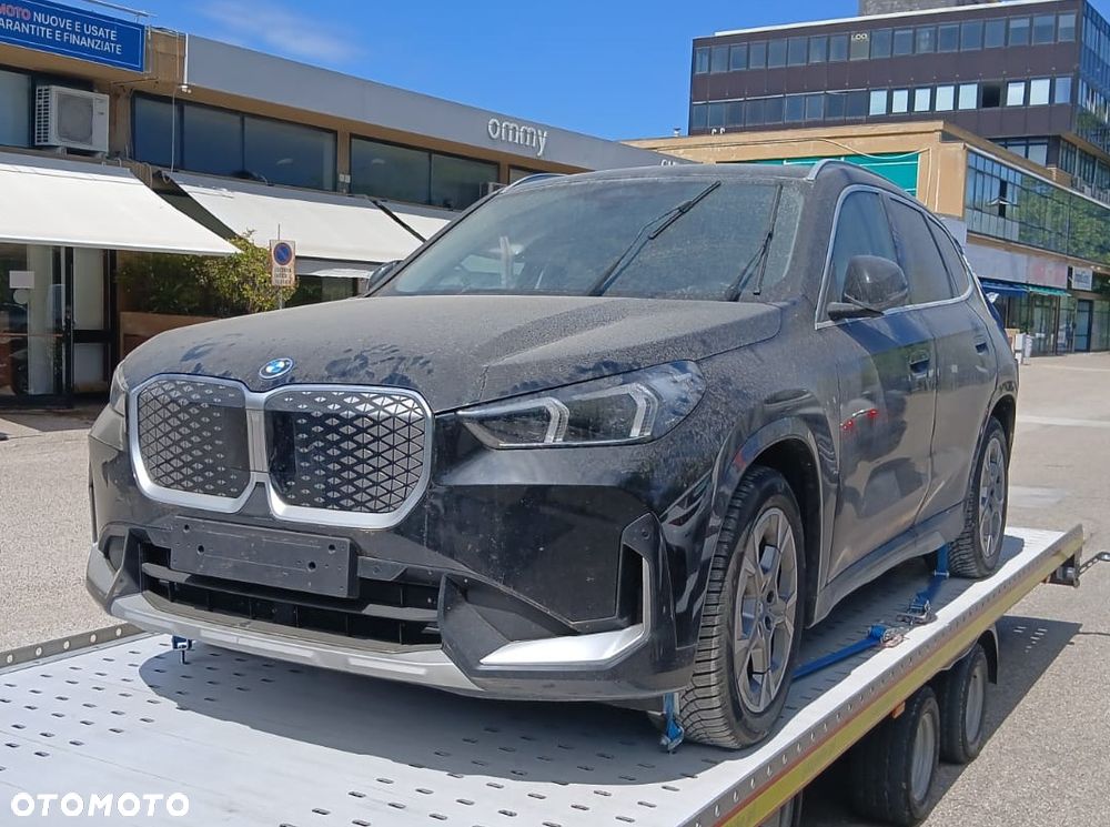 BMW iX1 eDrive20 - 1