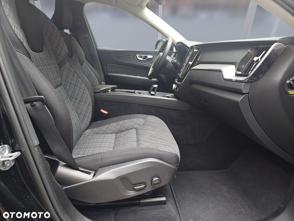 Volvo XC 60 B4 B Essential - 15