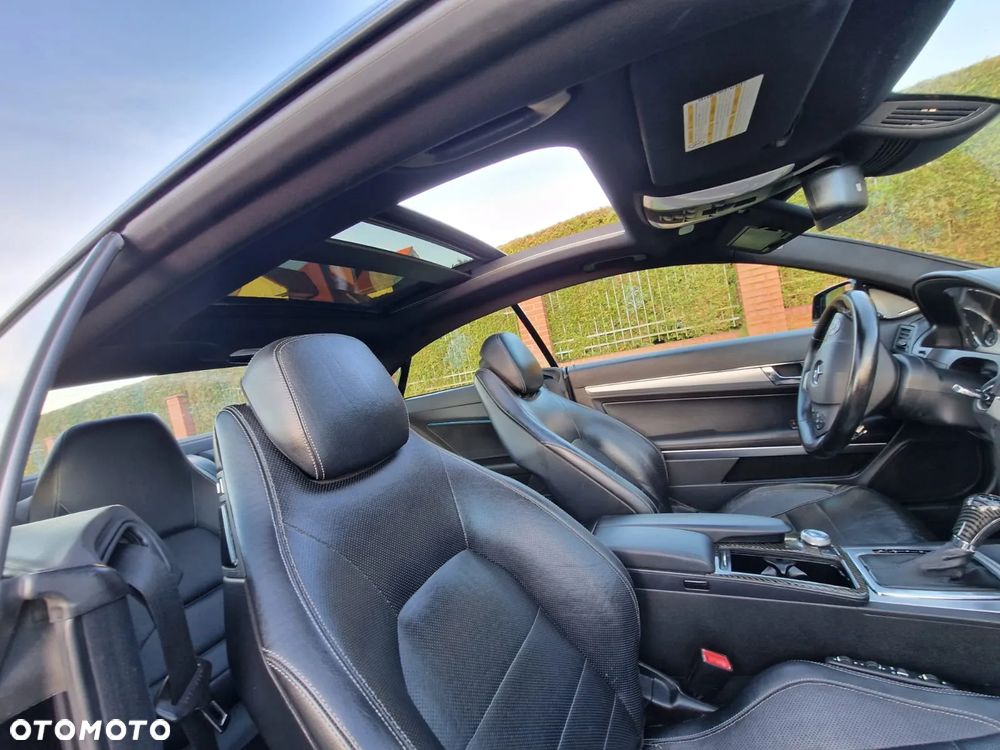 Mercedes-Benz Klasa E 350 CDI DPF Coupe BlueEFFICIENCY 7G-TRONIC Avantgarde - 25