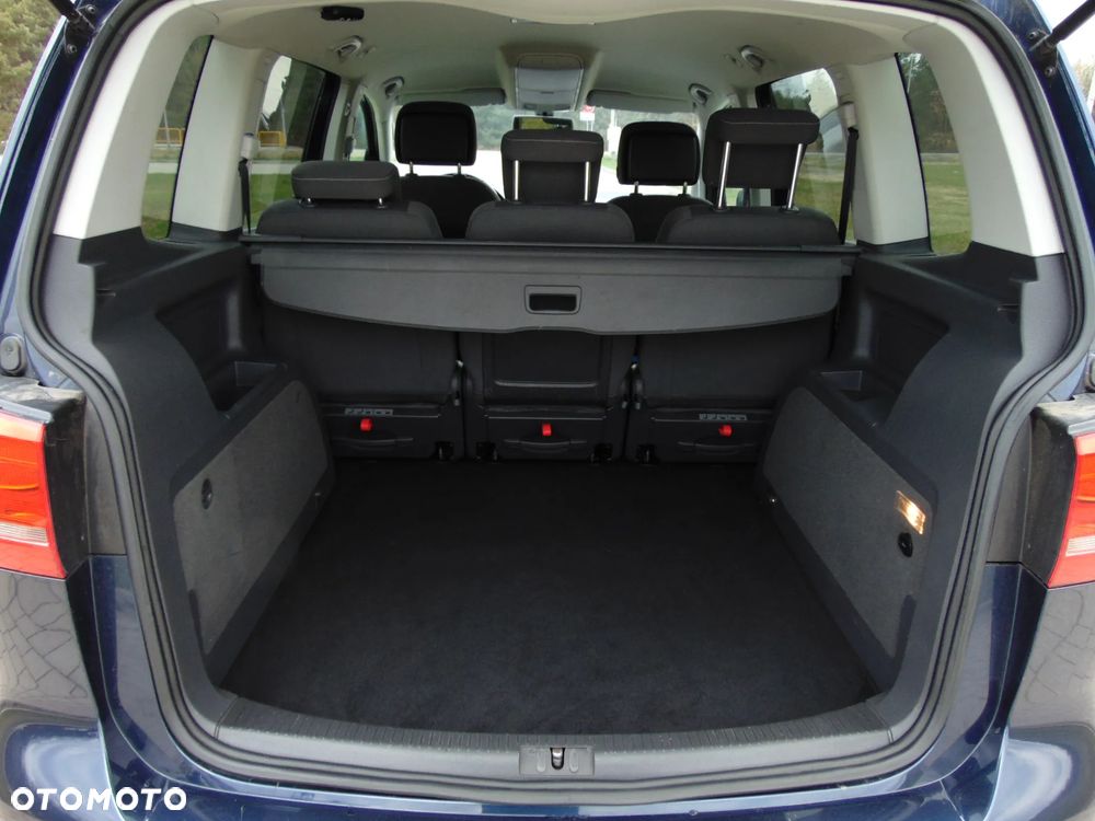 Volkswagen Touran 2.0 TDI DPF MATCH - 13