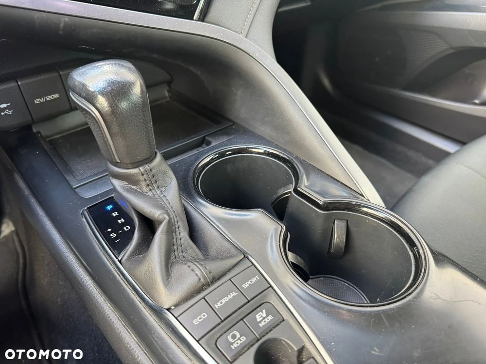 Toyota Camry 2.5 Hybrid Comfort CVT - 14